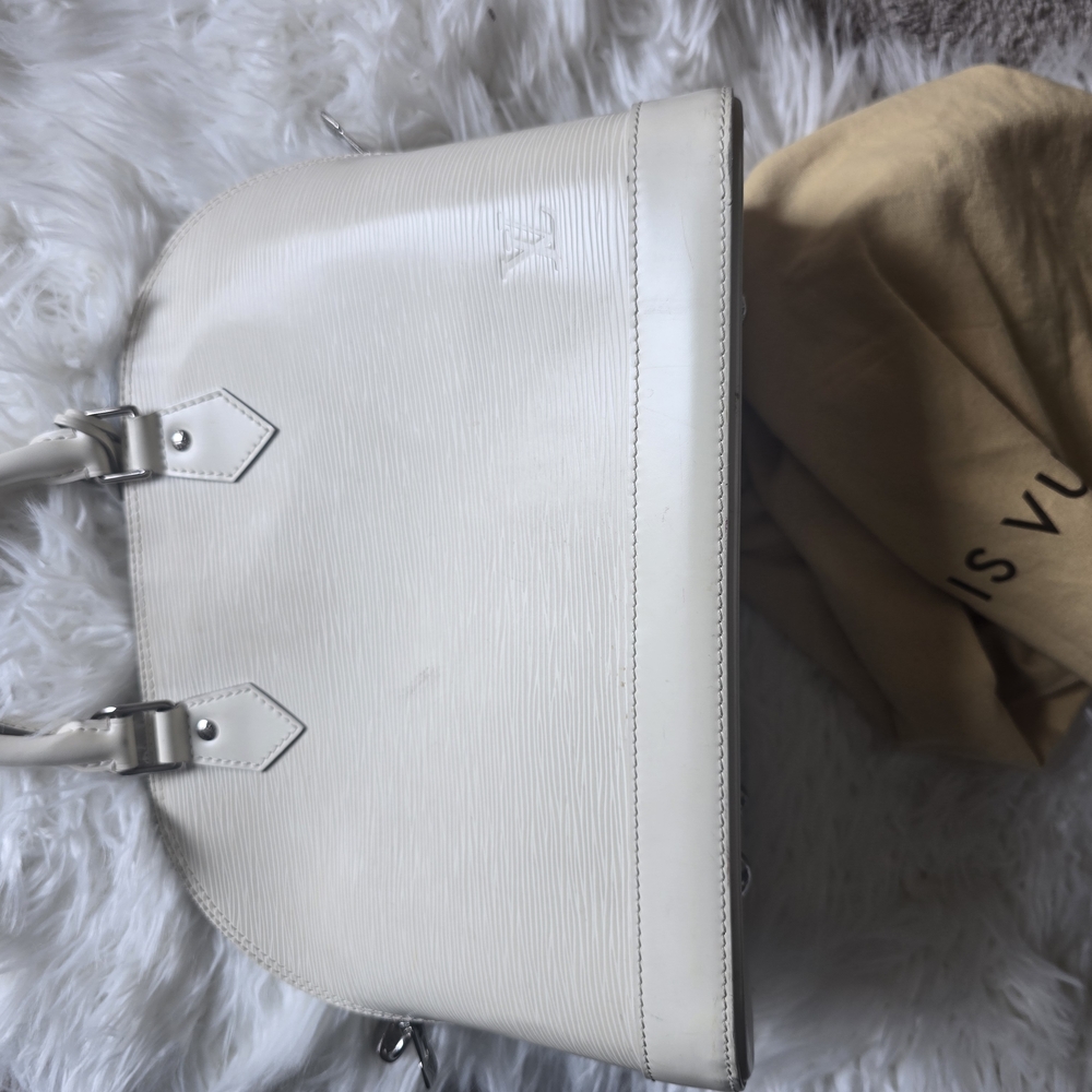 Louis Vuitton White Hobo Bag with Metal Hardware